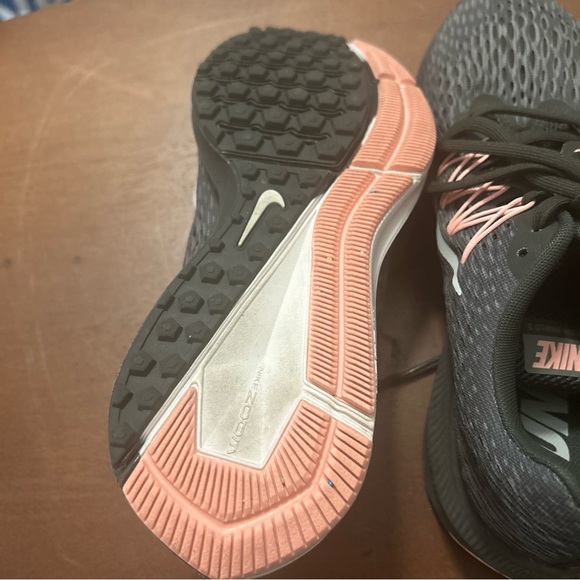 Size 8.5 - Nike Zoom Winflo AA7414-004 Gray Running Shoes - Picture 6 of 10